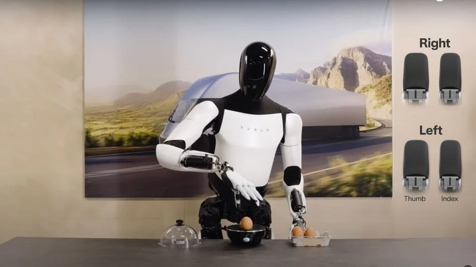 The next generation of Tesla’s humanoid robot makes its debut