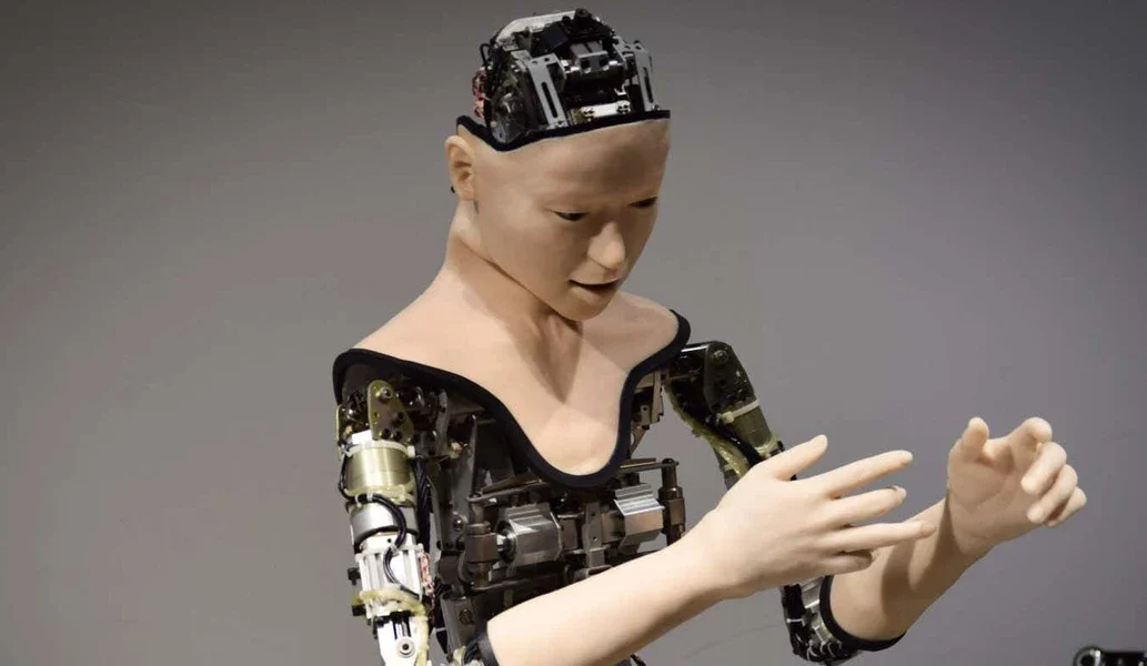Humanoid robot acts out prompts like it's playing charades