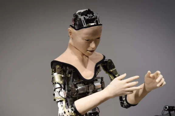 Humanoid robot acts out prompts like it's playing charades