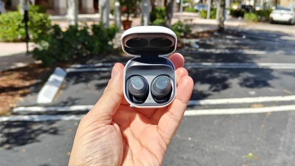 I tested Samsung's $99 Galaxy Buds, but are they worthy of the ‘Fan Edition’ label?