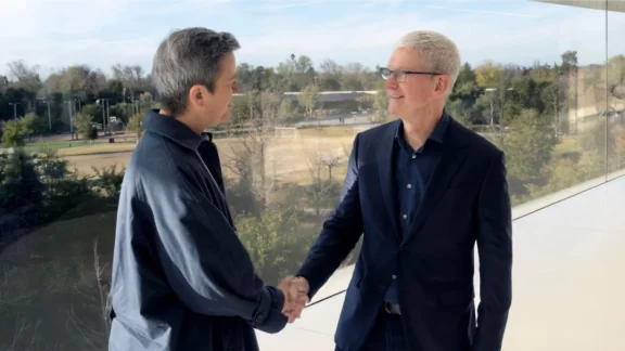 Tim Cook Meets EU Antitrust Chief Ahead of iPhone App Sideloading Deadline